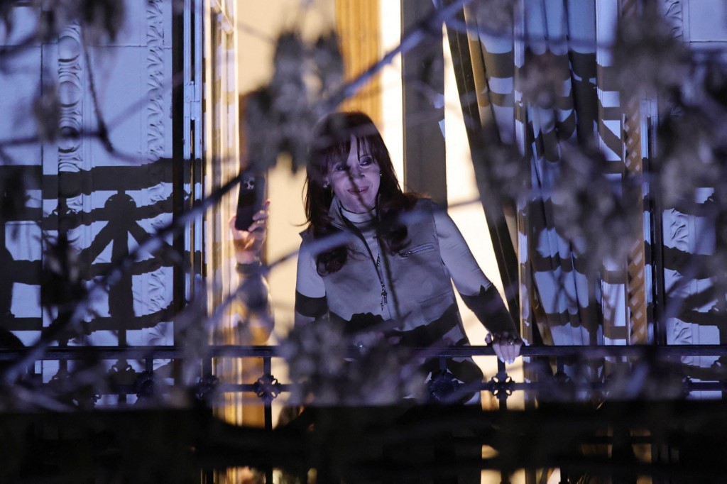 Desde su prisión domiciliaria, Cristina Kirchner volvió a criticar a Patricia Bullrich: "Es una gran fracasada" | Política