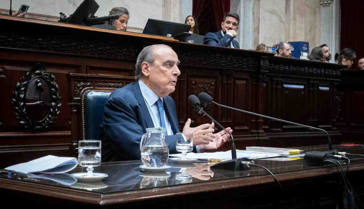 Francos marcó límites a los gobernadores: "No hay plata sin equilibrio fiscal" | Política