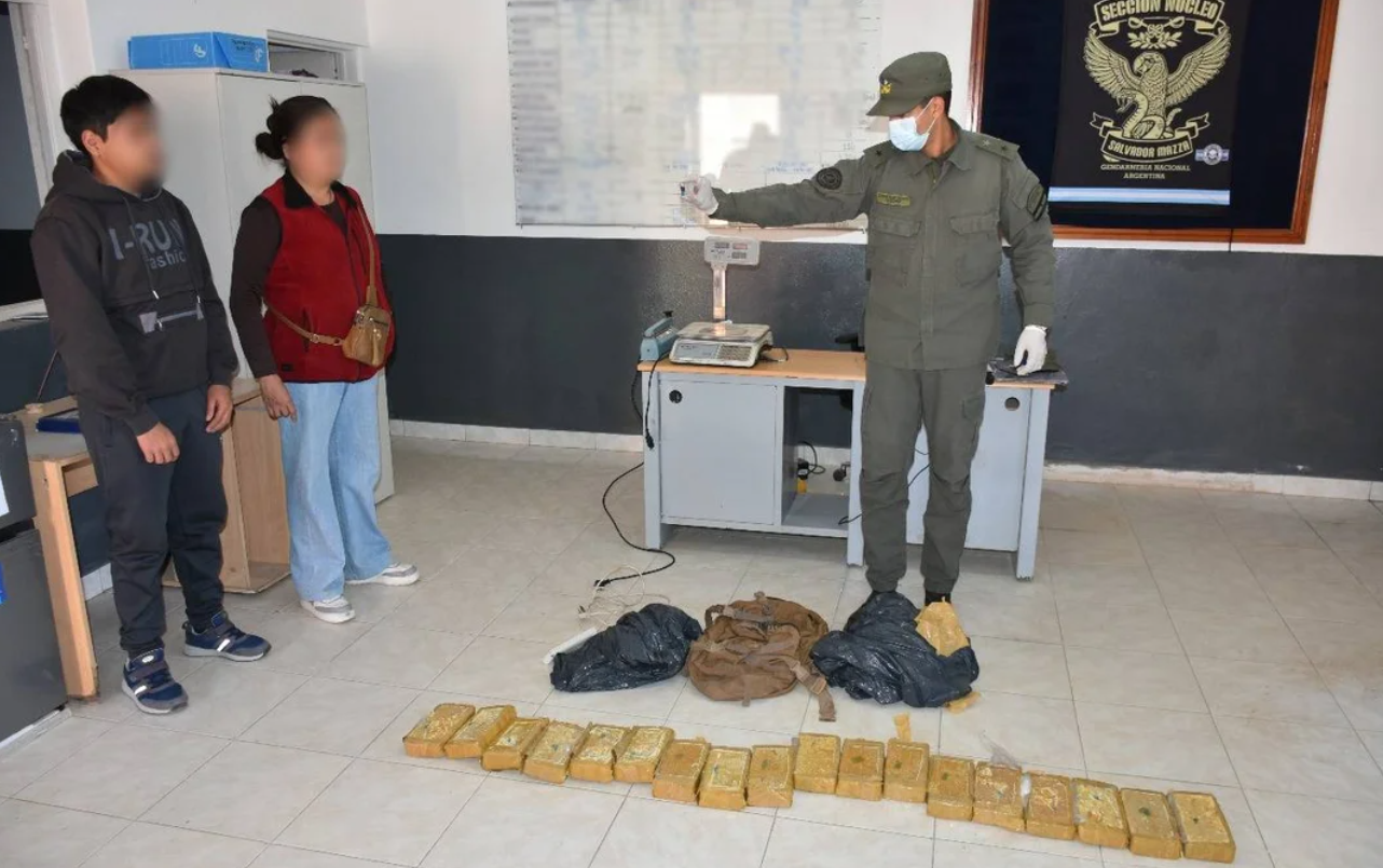 Intentó cruzar la frontera con una mochila con 18 kilos de cocaína: quedó detenido | Actualidad