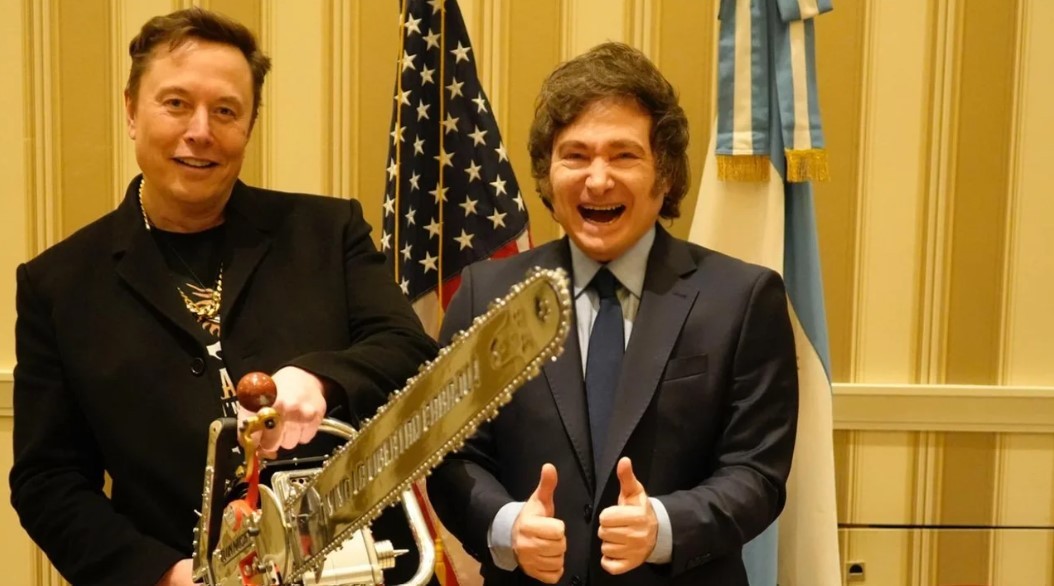 Elon Musk le soltó la mano a Javier Milei: "Me dio la motosierra y la mostré, pero me faltó empatía" | Política