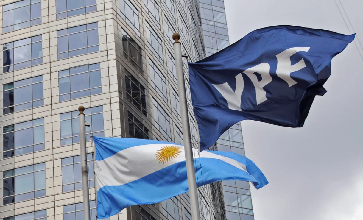 Entrega de acciones de YPF: la Procuración del Tesoro presentó dos escritos para suspender el fallo | Economía