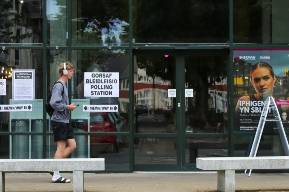 El gobierno británico rebajará la edad de voto a 16 años: "Son grandes para salir a trabajar y pagar impuestos" | Internacionales