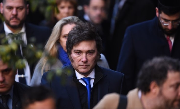 Entre aplausos y reclamos, Javier Milei participó del acto por los 31 años del ataque a la AMIA | Política