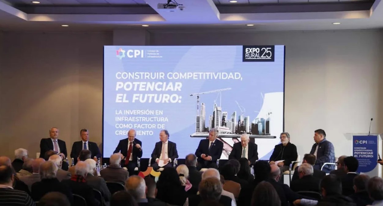 La impensada alianza de empresarios y sindicalistas con un reclamo unificado para Javier Milei | Política