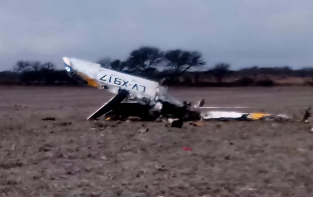 Murió un intendente de Córdoba al estrellarse con su avioneta en un campo de San Luis | Actualidad