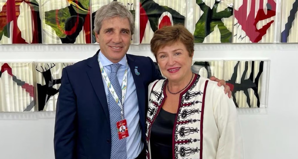 El FMI flexibilizó la meta de reservas para la Argentina | Economía