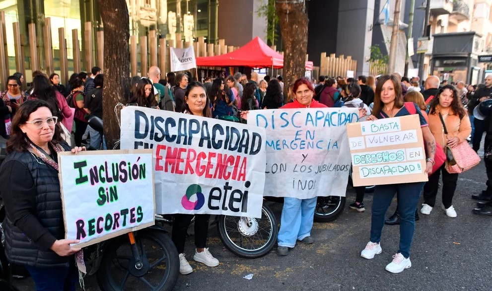 Diversas agrupaciones se movilizarán mañana contra del veto a la Ley de Emergencia en Discapacidad | Actualidad