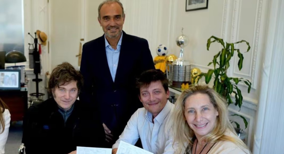 Los referentes de La Libertad Avanza se reunieron en Casa Rosada para definir la estrategia en PBA | Política