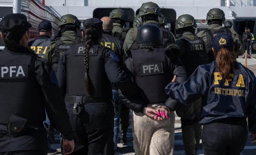 Extraditaron desde Paraguay a dos presuntos asesinos y dos supuestos narcotraficantes | Actualidad