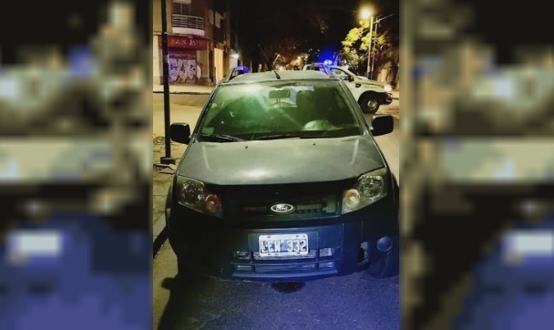 Hallaron muerto a un ex policía federal dentro de una camioneta en La Plata | Actualidad