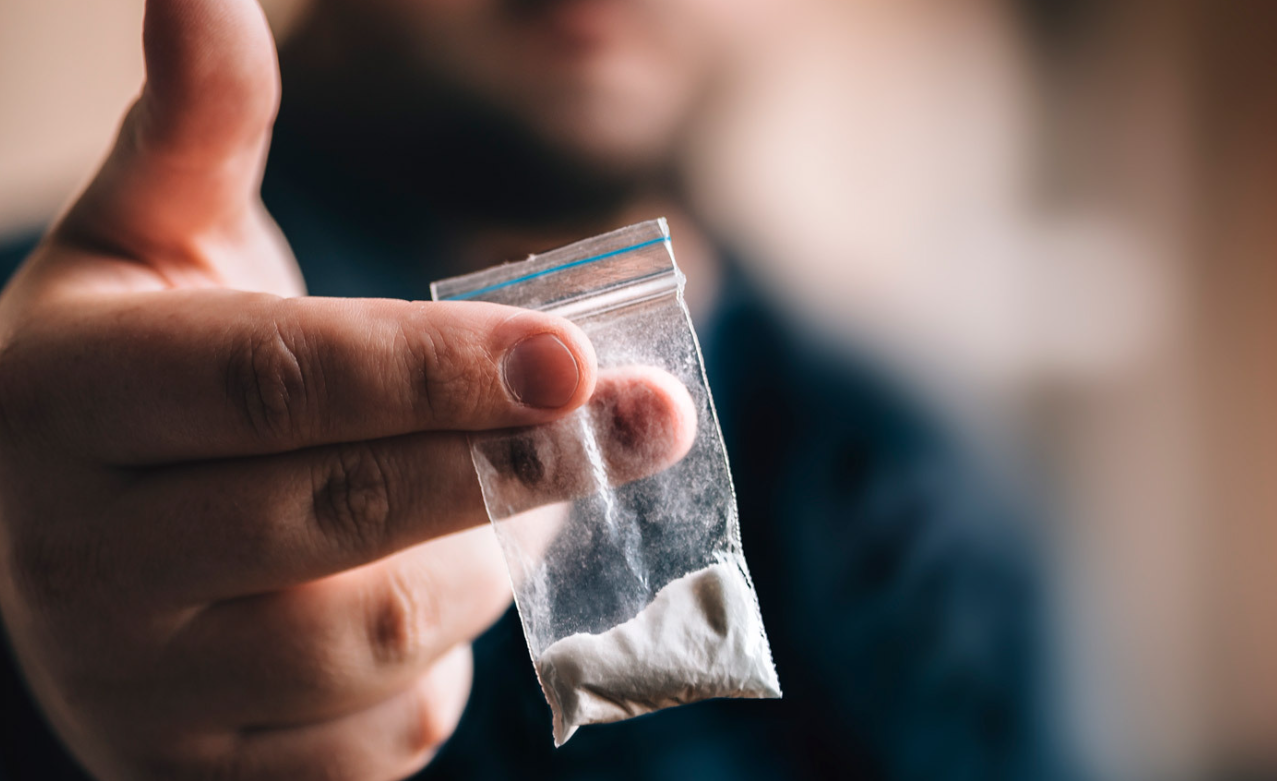 Detenida en un aeropuerto por intentar pasar cocaína en un juguete sexual dentro de su vagina | Internacionales