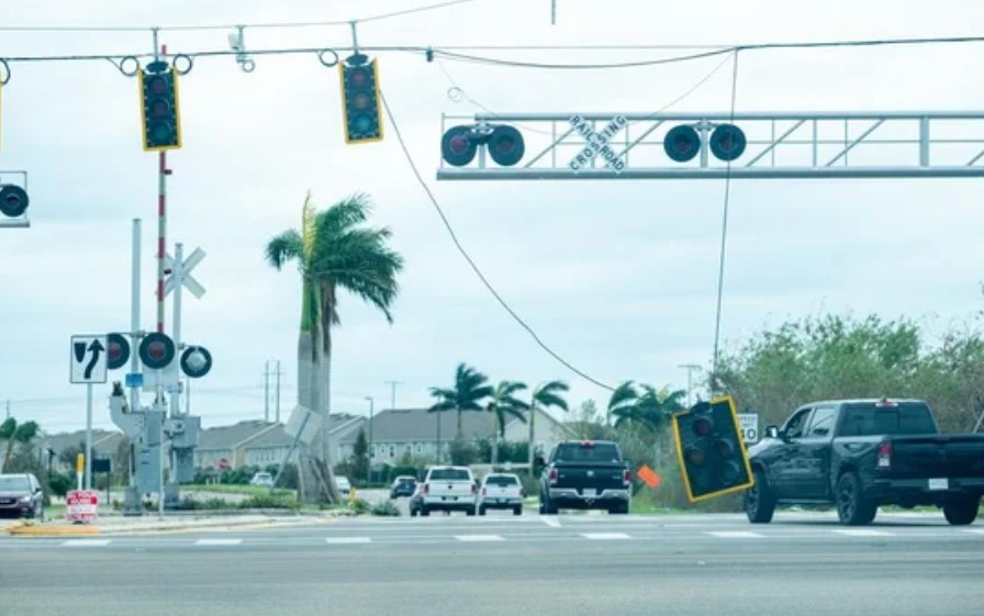 La costa este de Estados Unidos en alerta ante la llegada del huracán Erin, que castigó al Caribe | Internacionales