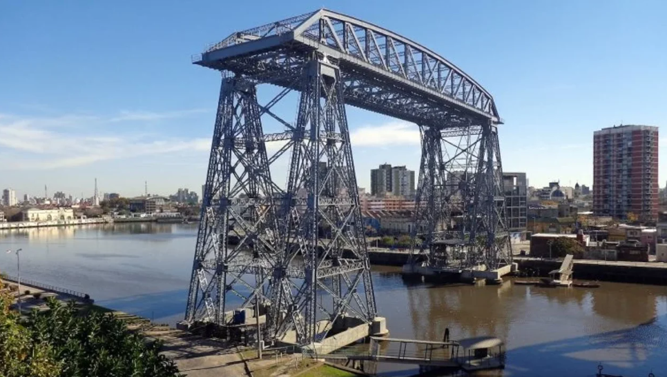 Amenazó con arrojarse desde un puente, un megaoperativo lo impidió y la encontraron ahorcada | Actualidad