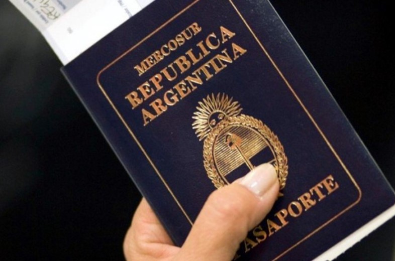 Alerta pasaportes: piden devolver una serie por una falla invisible en la tinta y cómo saber si te afecta | Actualidad