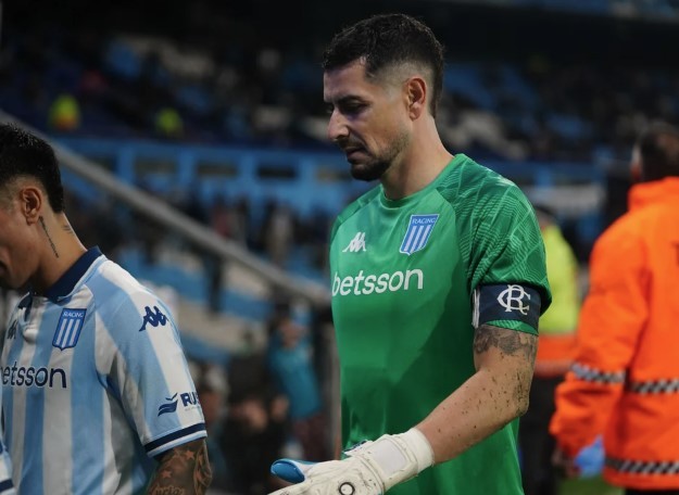 Arias cerró su cuenta de Instagram por las fuertes críticas y peligra su titularidad en Racing | Deportes