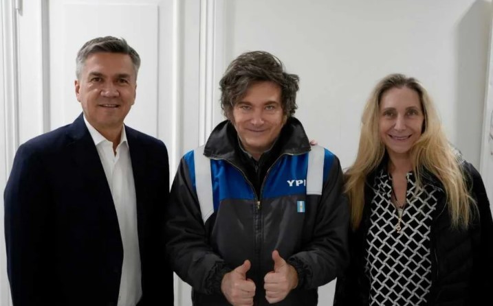 Milei y Karina recibieron a Zdero en la Quinta de Olivos | Política