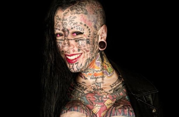 La historia de la mujer más tatuada que se  arrepintió de los dibujos en su cara | Curiosidades