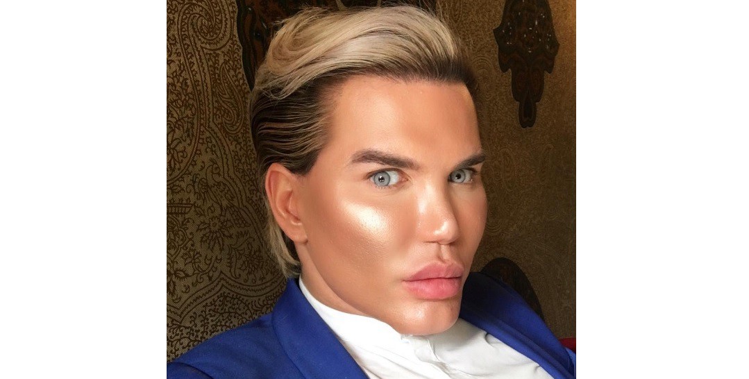 El Ken humano llora porque los médicos se negaron a cambiar el color de sus ojos | Curiosidades