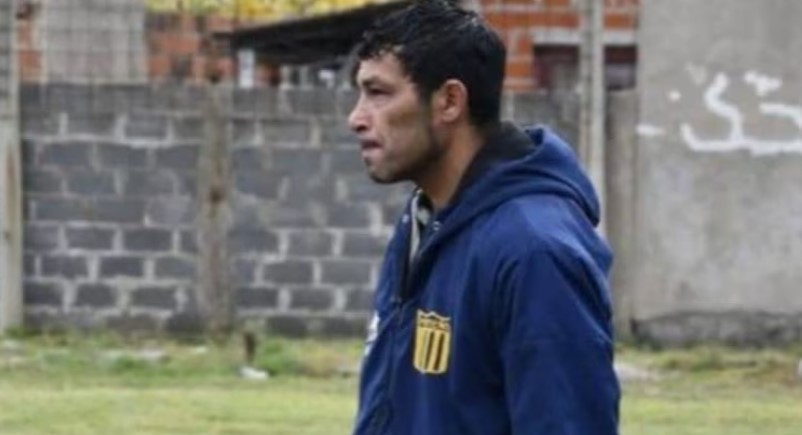 Conmoción en La Plata: jugaba un partido de fútbol amateur, se descompensó y murió | Actualidad