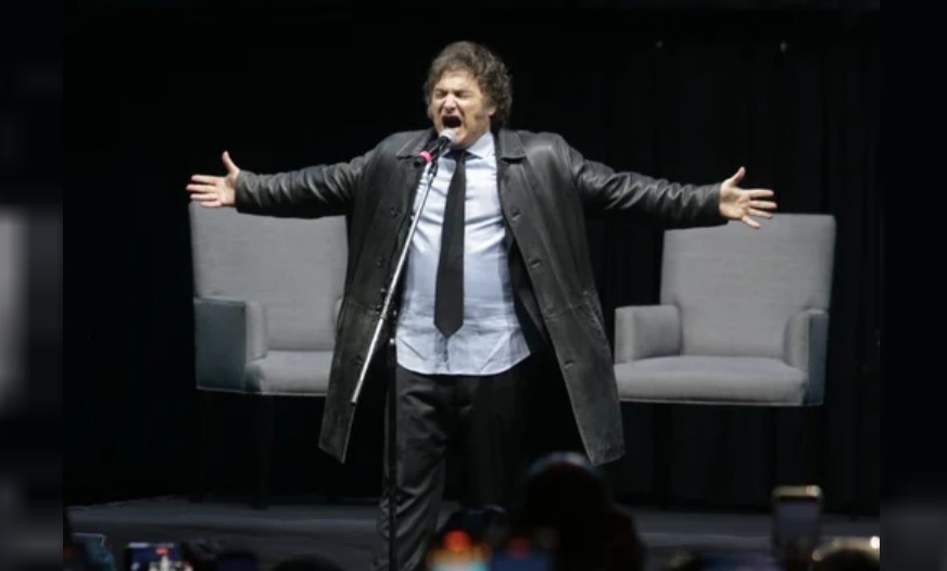 Javier Milei inicia la semana con el lanzamiento de su libro y un show musical | Política