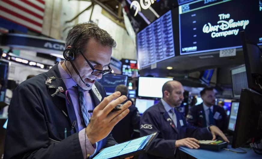 Tras el respaldo financiero de EE.UU, el riesgo país retrocedió a los 900 puntos | Economía