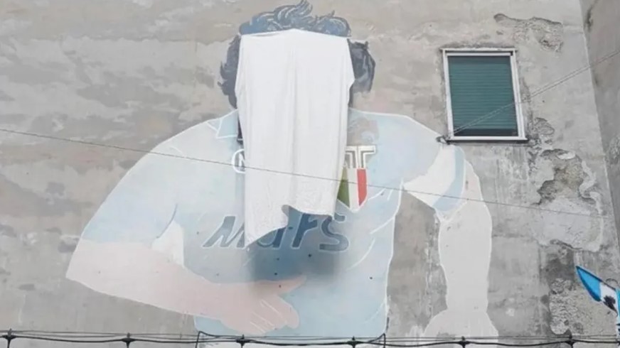Comerciantes taparon la cara de Maradona en el famoso mural de Nápoles | Internacionales
