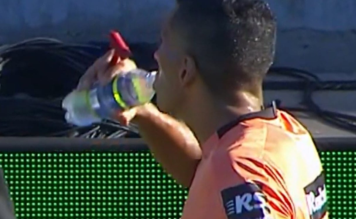 Detuvieron al hincha de Gimnasia que le arrojó un martillo al árbitro Yael Falcón Pérez | Deportes