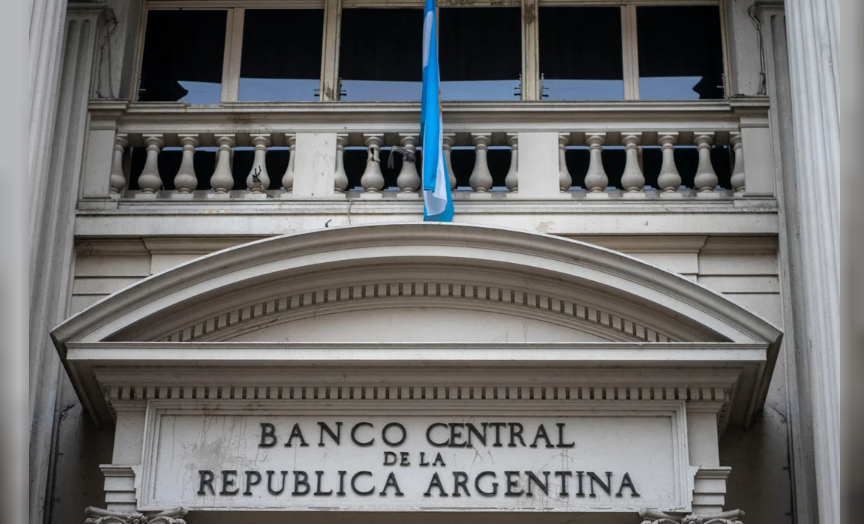 El Banco Central bajó la tasa de interés de referencia: impactará en los plazos fijos | Economía