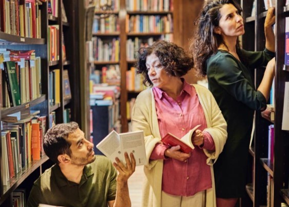 Con un modelo de producción de arte único, Paraíso Club estrenó "Estos pequeños libros que quedan" | Espectáculos