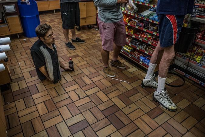 La increíble historia del hombre que tiene medio cuerpo y vive como estrella de rock | Curiosidades