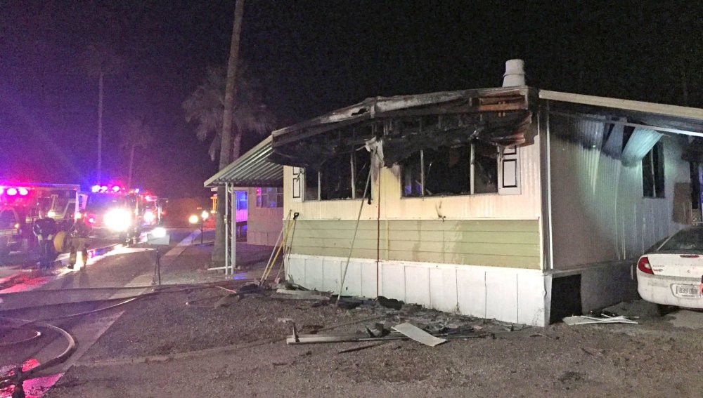 Intentó matar arañas con un soplete y prendió fuego su casa | Curiosidades