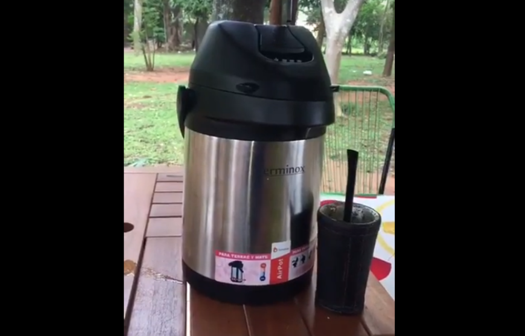 El increíble inventor paraguayo que creó un termo con entrada USB y cebado automático | Curiosidades