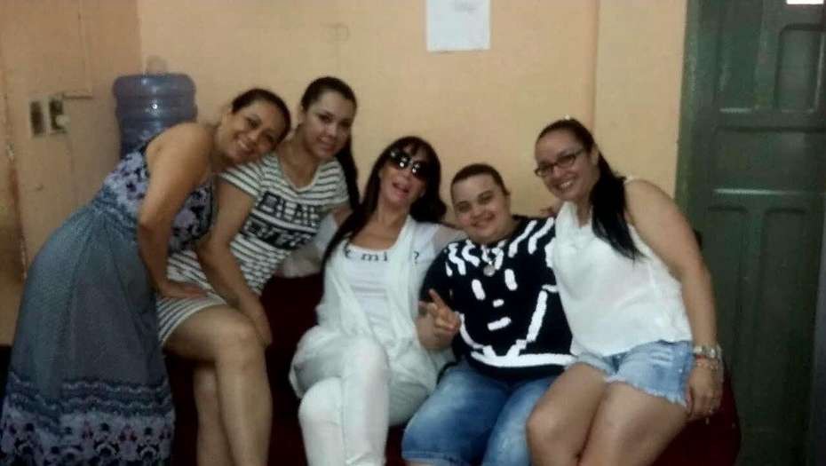 Moria Casán volvió a visitar a sus amigas de la cárcel en Paraguay | Espectáculos