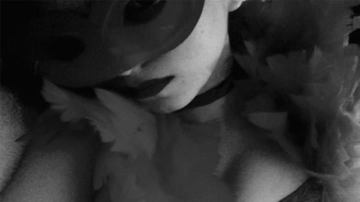 La joven brasileña que subasta su virginidad para comprarle una casa a su madre | Curiosidades