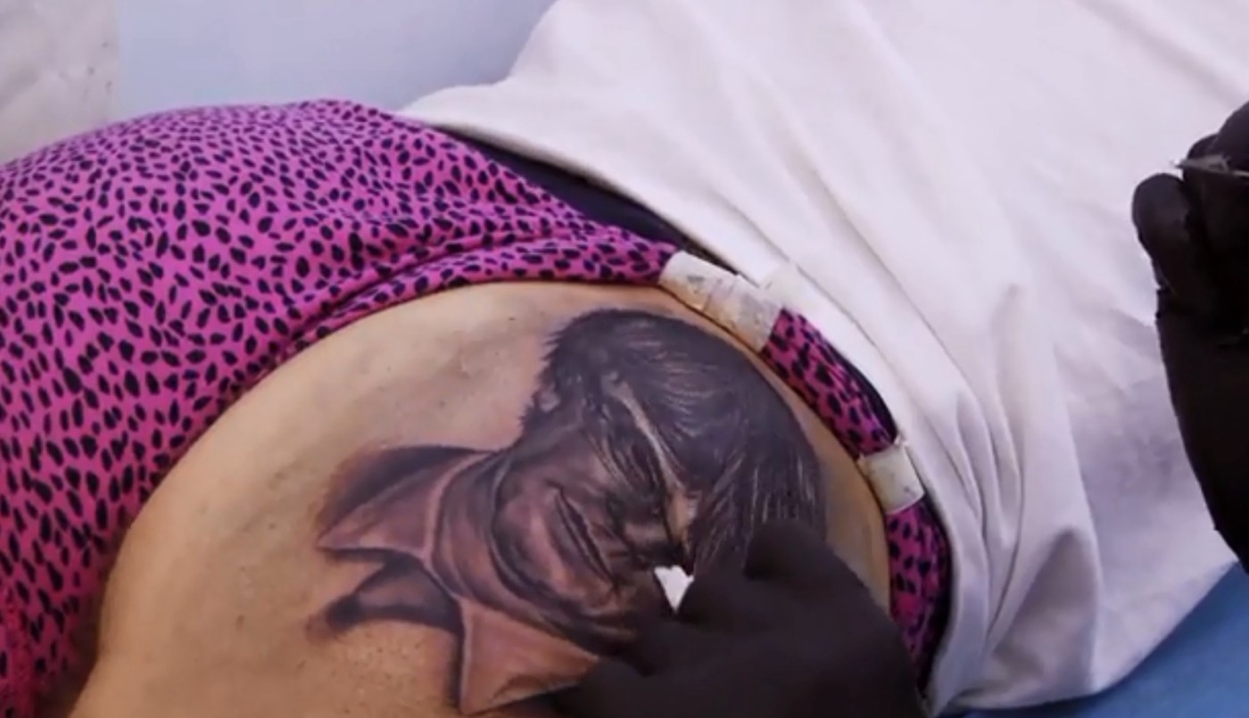 Se tatuó la cara del ex presidente catalán en el trasero | Curiosidades