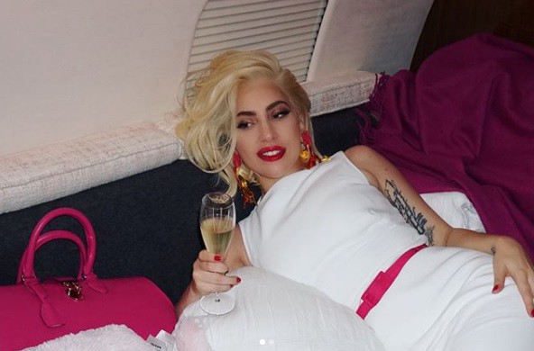 Lady Gaga incendia las redes con esta diminuta biquini mientras descansa en Miami | Espectáculos