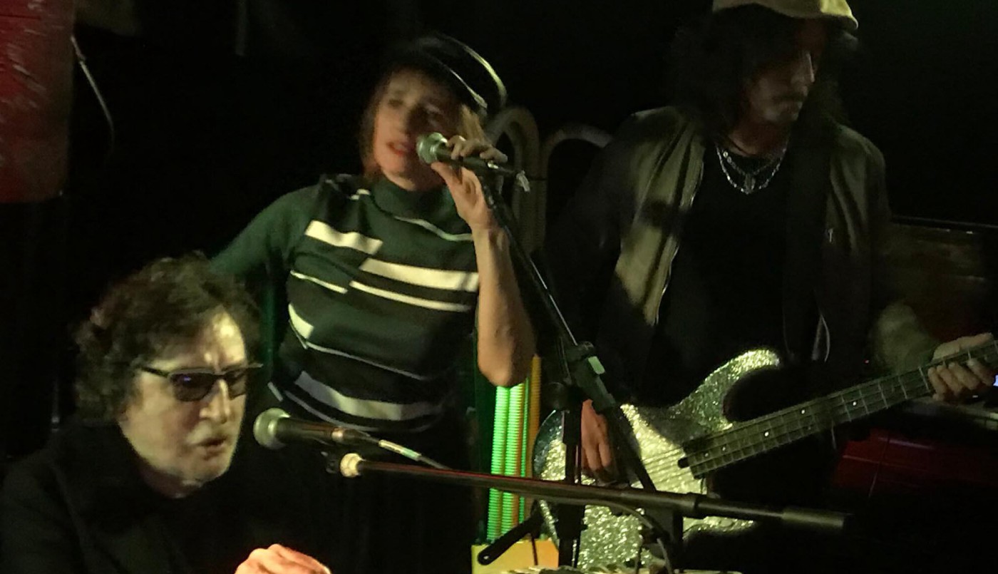 Charly García tocó por sorpresa en un bar de Palermo | Espectáculos