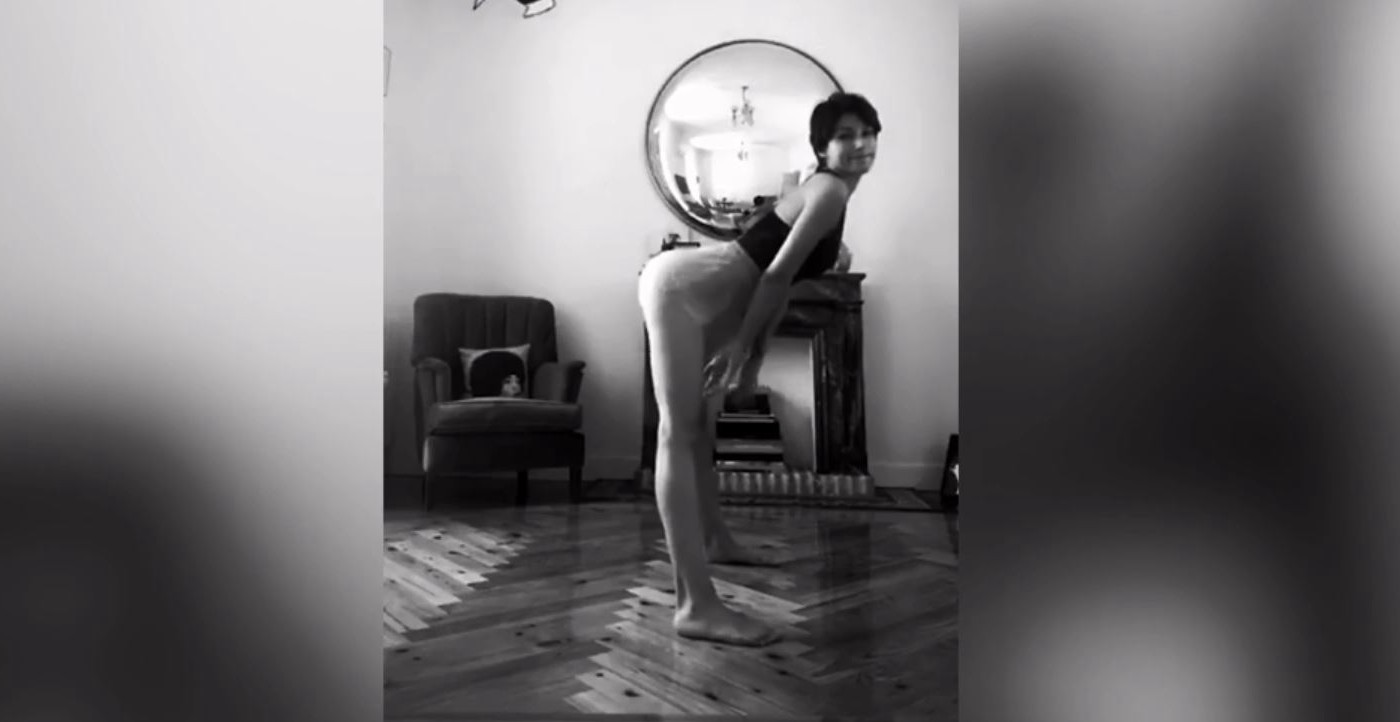 Tokio incendió Instagram: la foto de Úrsulá Corberó en topless con una amiga | Espectáculos