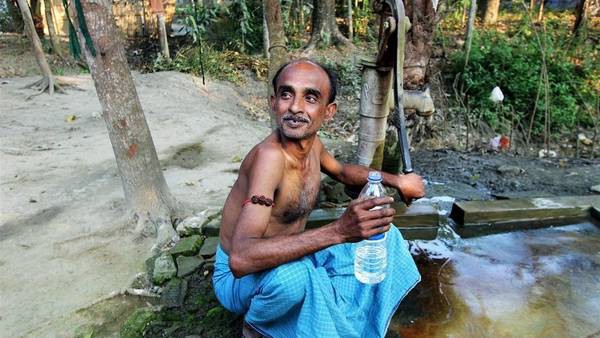 India: para evitar enfermedades crearon la botella de agua más barata del mundo | Internacionales