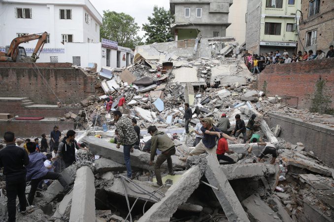 Nepal: al menos 3700 muertos por un fuerte terremoto | Internacionales