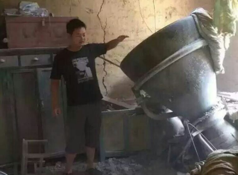 Restos de un cohete espacial le cayeron adentro de la casa | Internacionales