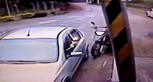 Quisieron asaltarlo y mató a los delincuentes a tiros | Internacionales