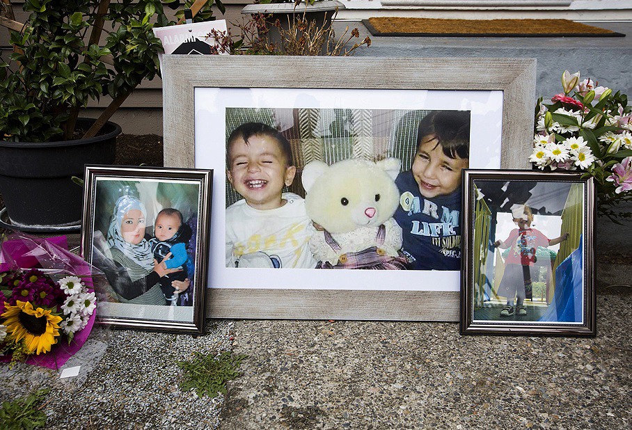 La tristeza del padre del Aylan en el entierro: "Quiero que se acabe este dolor" | Internacionales