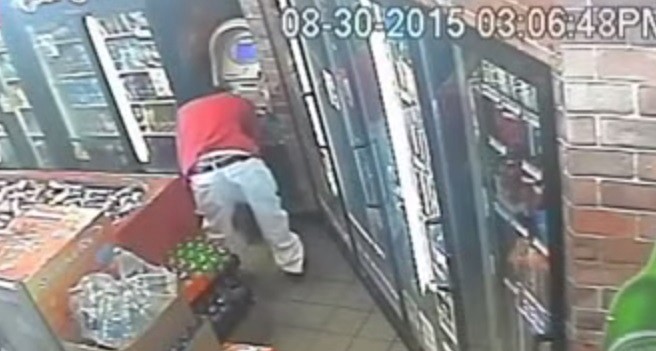 Cajero automático entregaba por error billetes de mayor valor y realizó 50 retiros | Internacionales