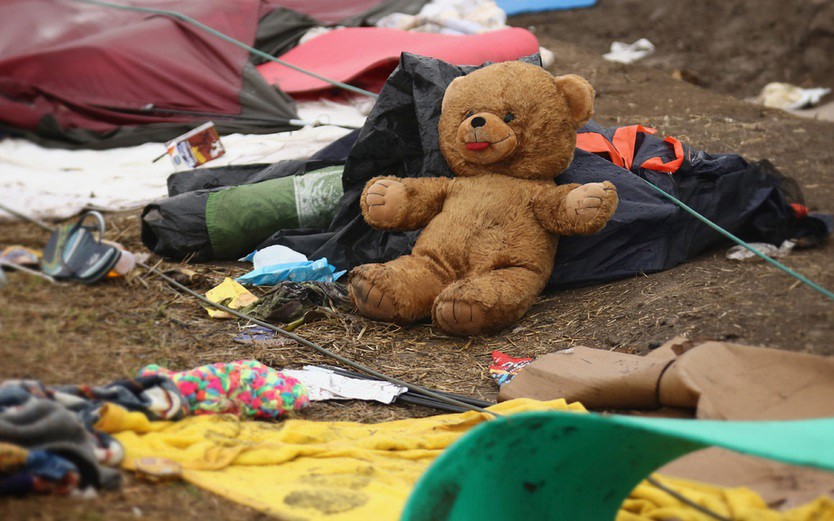 En fotos: los objetos que dejaron atrás los refugiados en su camino a Occidente | Internacionales