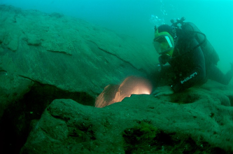 Encuentran cadáveres en barco de guerra hundido hace 121 años | Internacionales