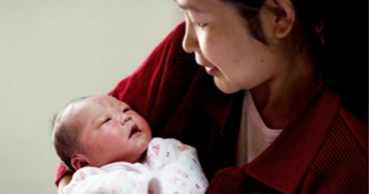 Amor de padre: se tatuó la misma cicatriz que su hijo operado de cáncer | Internacionales