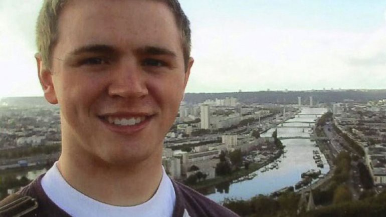 La historia del joven que sobrevivió a los atentados de Boston, París y Bruselas | Internacionales