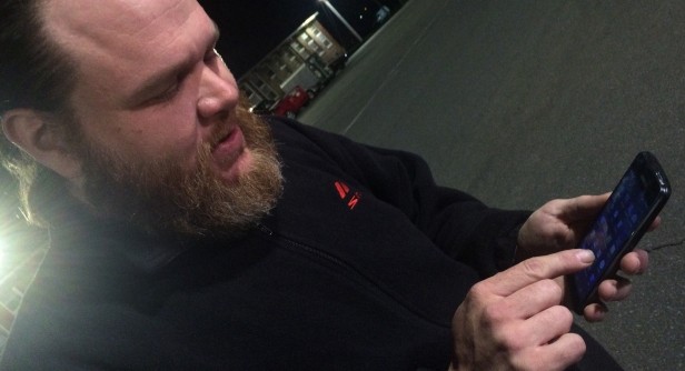 Caminó 32 kilómetros para llegar a su primer día de trabajo y recibió un inesperado regalo | Internacionales