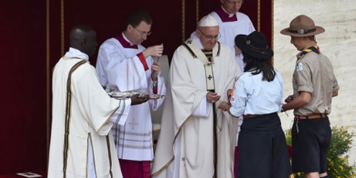 El papa Francisco, a los jóvenes: "La felicidad no es una app que te podés descargar del teléfono" | Internacionales